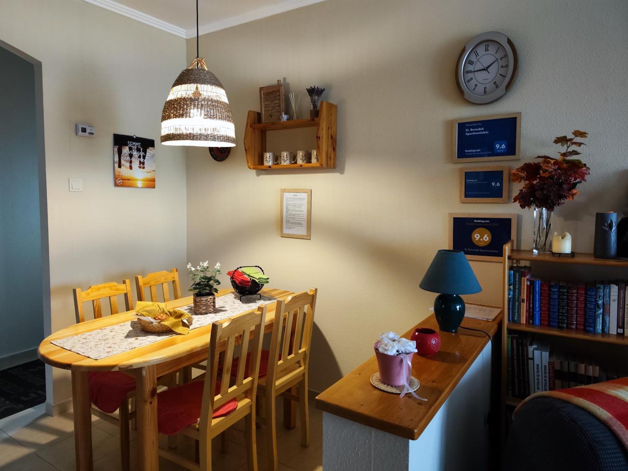 MezőkövesdSt. Benedek Apartmanlakas公寓 外观 照片